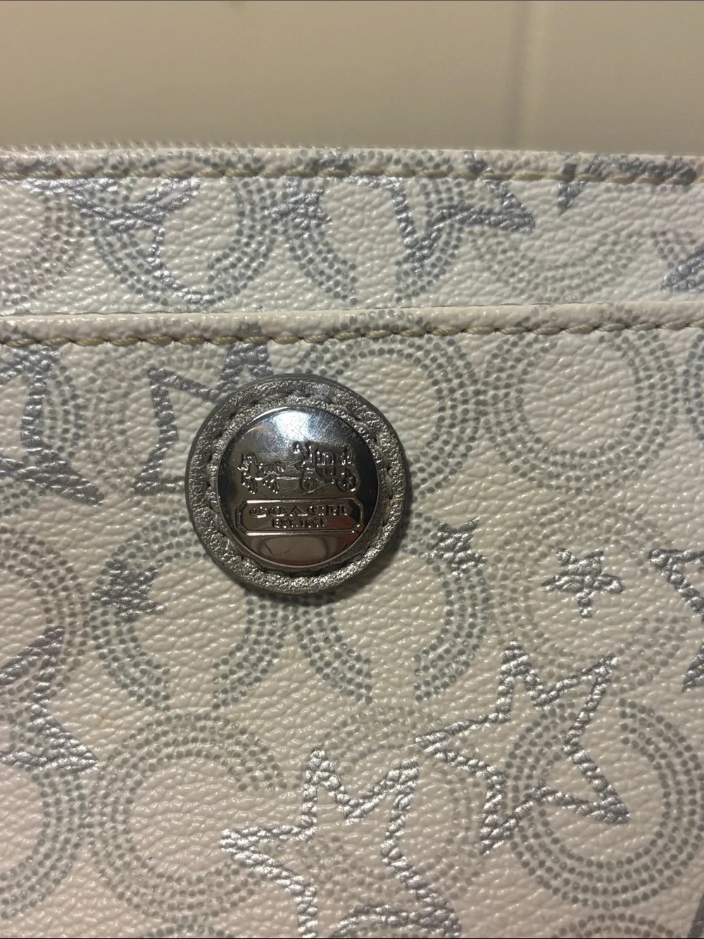 EUC Coach Waverly Signature Op Art Star Print Wristlet